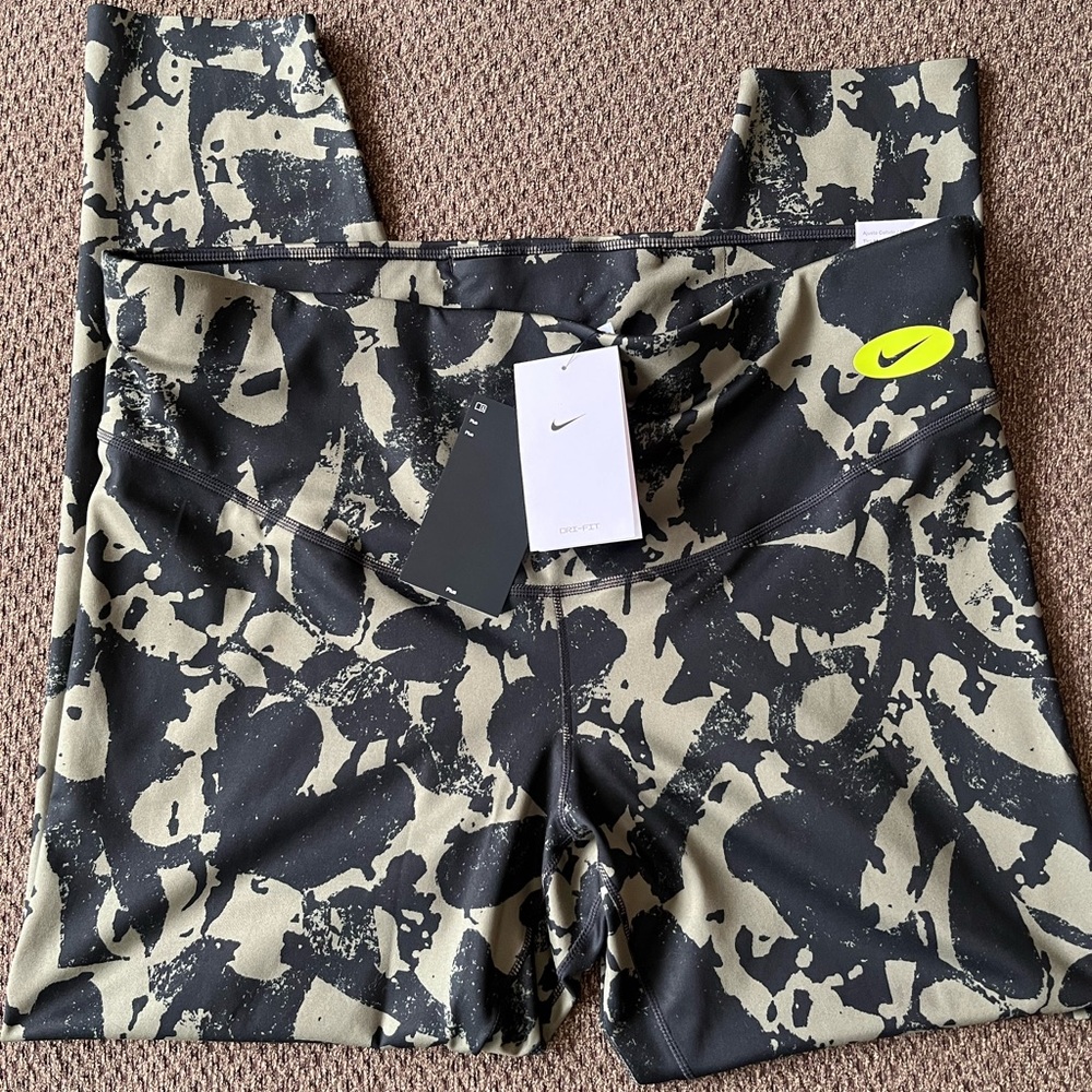 NWT! Women’s Nike Dri-fit Training Leggings